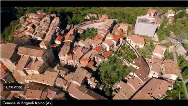 Panoramica aerea del centro storico di Bagnoli Irpino e dell’area naturalistica del Lago Laceno